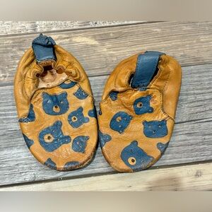 Easy Peasy Leather Bear moccasins size 12-18 months